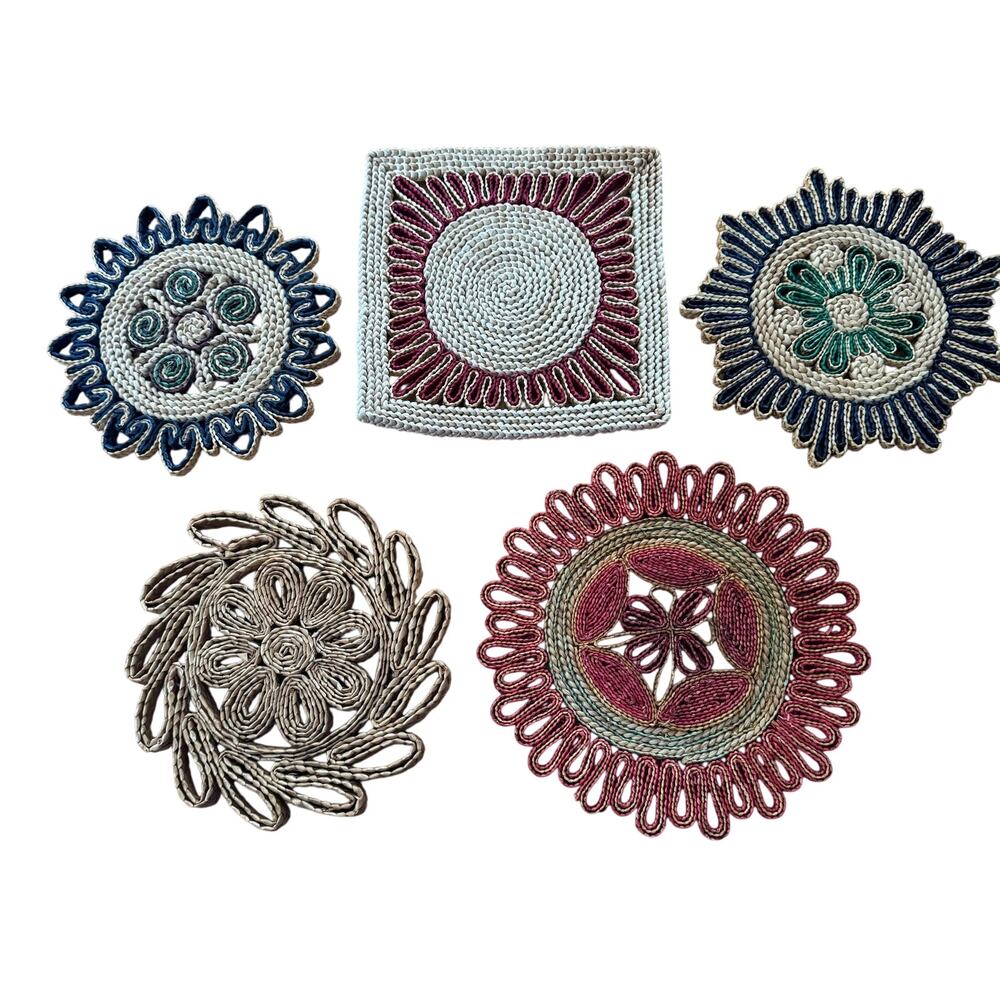 Vintage Woven Trivets Set of 5 Raffia Rattan Boho Cottage Core Red Green Blue